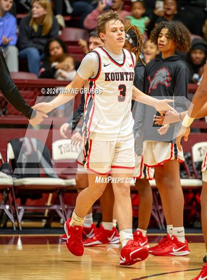 Thumbnail 2 in Kountze vs. Tatum (Tenaha Holiday Hoops) photogallery.