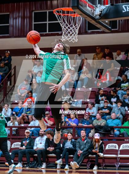 Thumbnail 3 in Kountze vs. Tatum (Tenaha Holiday Hoops) photogallery.
