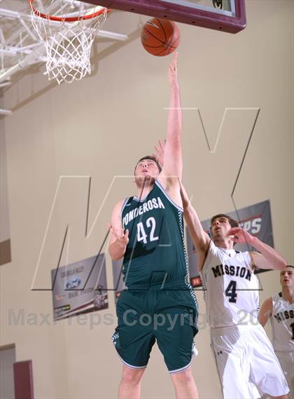 Thumbnail 1 in Mission Prep vs. Ponderosa (MaxPreps Holiday Classic) photogallery.