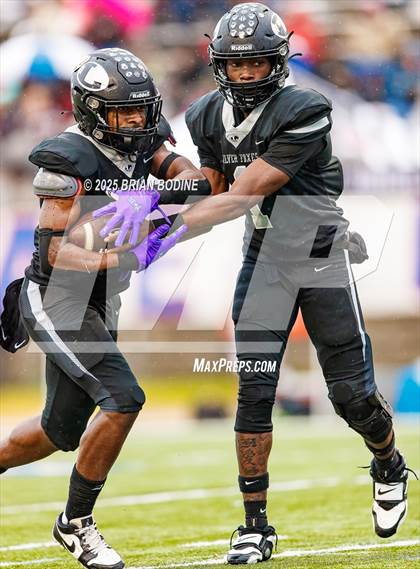 Thumbnail 3 in Bamberg-Ehrhardt vs Lamar (SCHSL 1A Final) photogallery.