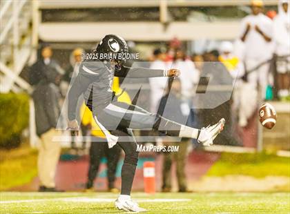 Thumbnail 2 in Bamberg-Ehrhardt vs Lamar (SCHSL 1A Final) photogallery.