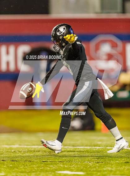 Thumbnail 3 in Bamberg-Ehrhardt vs Lamar (SCHSL 1A Final) photogallery.