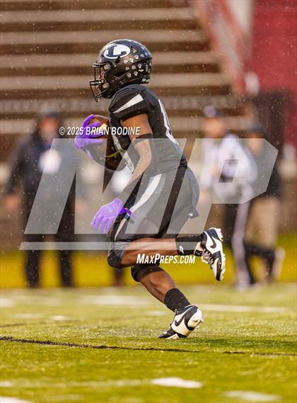 Thumbnail 1 in Bamberg-Ehrhardt vs Lamar (SCHSL 1A Final) photogallery.