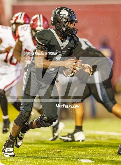 Thumbnail 2 in Bamberg-Ehrhardt vs Lamar (SCHSL 1A Final) photogallery.