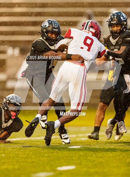 Thumbnail 3 in Bamberg-Ehrhardt vs Lamar (SCHSL 1A Final) photogallery.