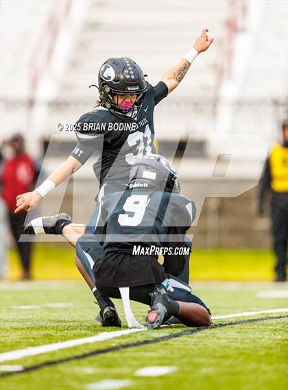 Thumbnail 3 in Bamberg-Ehrhardt vs Lamar (SCHSL 1A Final) photogallery.
