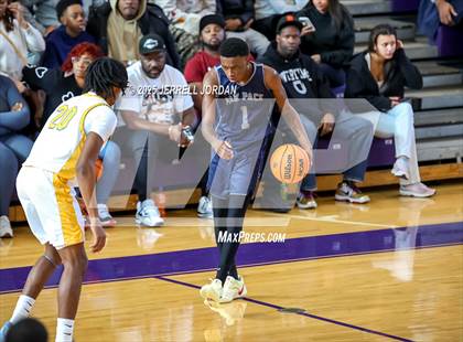 Thumbnail 2 in Garner vs Washington (John Wall Holiday Invitational) photogallery.