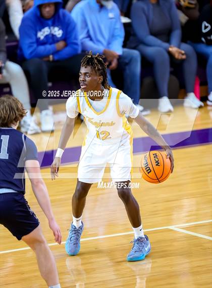 Thumbnail 3 in Garner vs Washington (John Wall Holiday Invitational) photogallery.