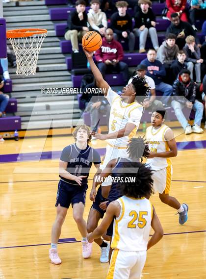 Thumbnail 1 in Garner vs Washington (John Wall Holiday Invitational) photogallery.