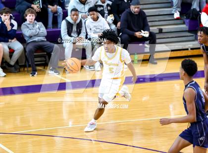 Thumbnail 2 in Garner vs Washington (John Wall Holiday Invitational) photogallery.