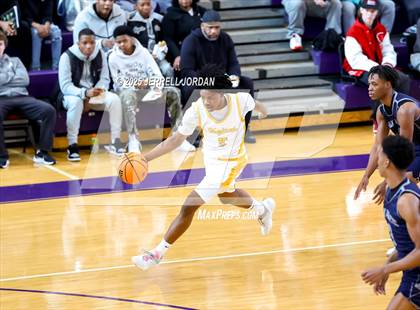 Thumbnail 3 in Garner vs Washington (John Wall Holiday Invitational) photogallery.