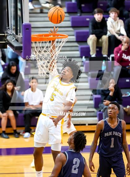 Thumbnail 2 in Garner vs Washington (John Wall Holiday Invitational) photogallery.