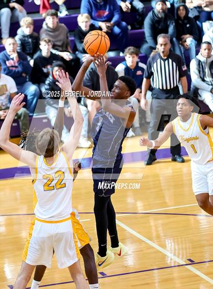 Thumbnail 2 in Garner vs Washington (John Wall Holiday Invitational) photogallery.