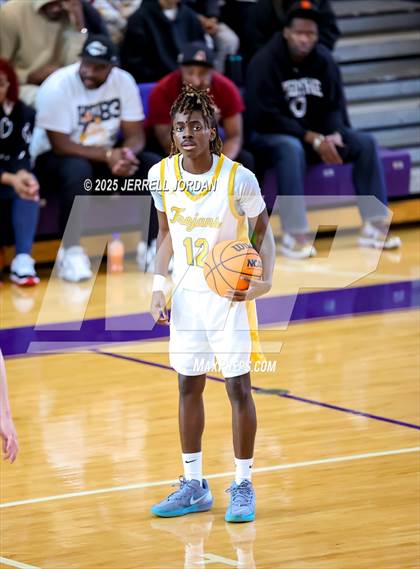 Thumbnail 1 in Garner vs Washington (John Wall Holiday Invitational) photogallery.