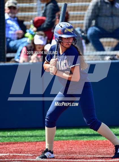 Thumbnail 1 in Everett Alvarez vs. Aragon (CIF CCS D1 Round 1) photogallery.