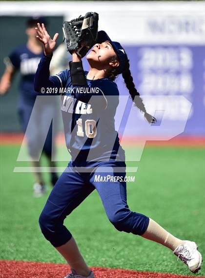 Thumbnail 2 in Everett Alvarez vs. Aragon (CIF CCS D1 Round 1) photogallery.