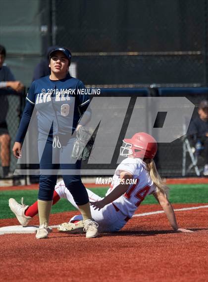 Thumbnail 3 in Everett Alvarez vs. Aragon (CIF CCS D1 Round 1) photogallery.