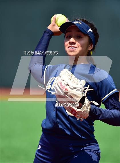 Thumbnail 2 in Everett Alvarez vs. Aragon (CIF CCS D1 Round 1) photogallery.