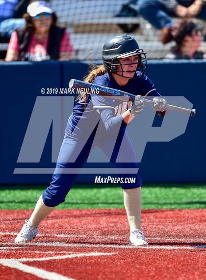 Thumbnail 1 in Everett Alvarez vs. Aragon (CIF CCS D1 Round 1) photogallery.