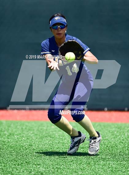 Thumbnail 2 in Everett Alvarez vs. Aragon (CIF CCS D1 Round 1) photogallery.
