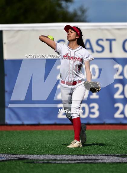 Thumbnail 1 in Everett Alvarez vs. Aragon (CIF CCS D1 Round 1) photogallery.