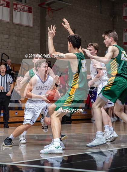 Thumbnail 3 in Shasta vs. Placer photogallery.