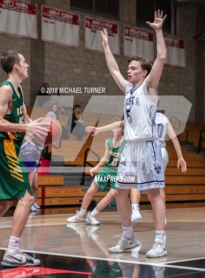 Thumbnail 3 in Shasta vs. Placer photogallery.
