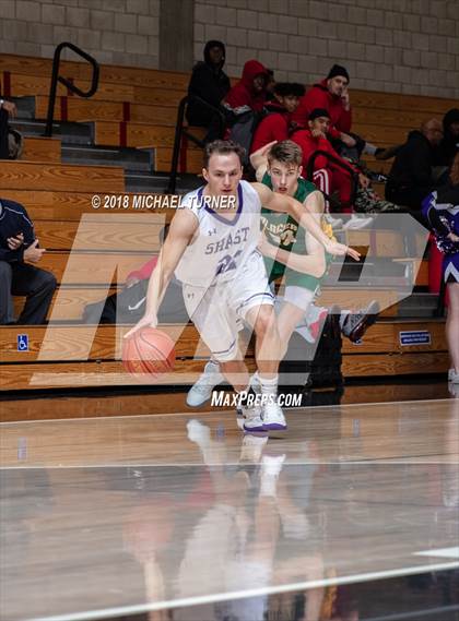 Thumbnail 1 in Shasta vs. Placer photogallery.