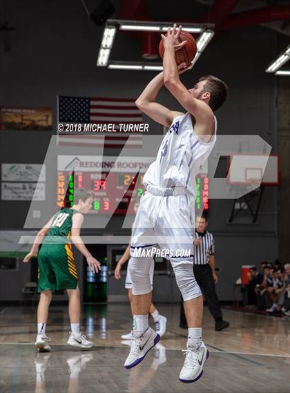 Thumbnail 3 in Shasta vs. Placer photogallery.