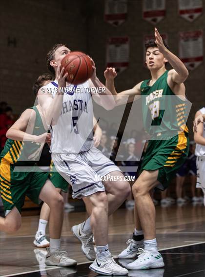 Thumbnail 1 in Shasta vs. Placer photogallery.
