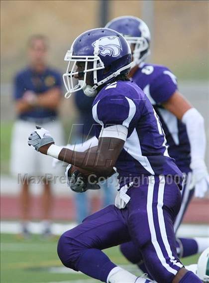 Thumbnail 2 in Franklin vs. Sacred Heart Cathedral (Battle at the Capital) photogallery.