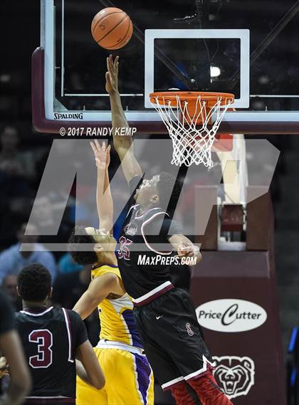 Thumbnail 3 in Montverde Academy vs Memphis East (Bass Pro Tournament Of Champions) photogallery.
