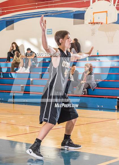 Thumbnail 2 in San Leandro vs. Bishop O'Dowd photogallery.