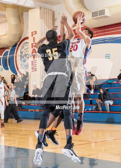 Thumbnail 2 in San Leandro vs. Bishop O'Dowd photogallery.