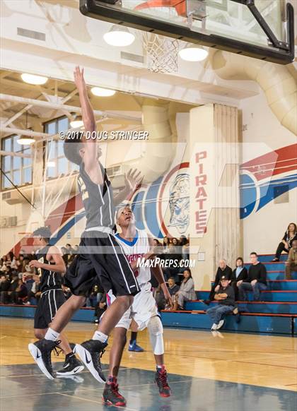 Thumbnail 2 in San Leandro vs. Bishop O'Dowd photogallery.