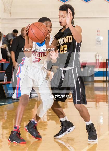 Thumbnail 1 in San Leandro vs. Bishop O'Dowd photogallery.
