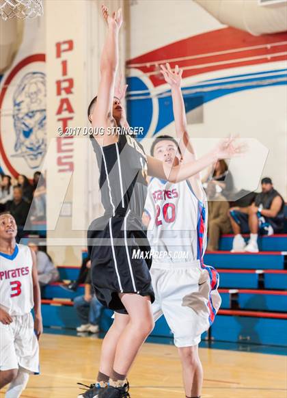 Thumbnail 2 in San Leandro vs. Bishop O'Dowd photogallery.