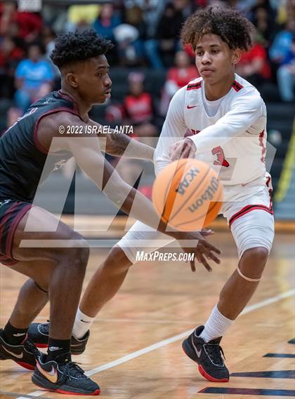 Thumbnail 3 in Red Springs vs Lumberton (Robeson County Shootoff) photogallery.
