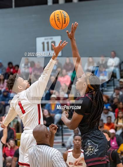 Thumbnail 2 in Red Springs vs Lumberton (Robeson County Shootoff) photogallery.