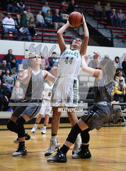 Thumbnail 1 in Perry vs. GlenOak (OHSAA District Playoff) photogallery.