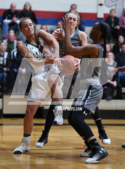 Thumbnail 3 in Perry vs. GlenOak (OHSAA District Playoff) photogallery.