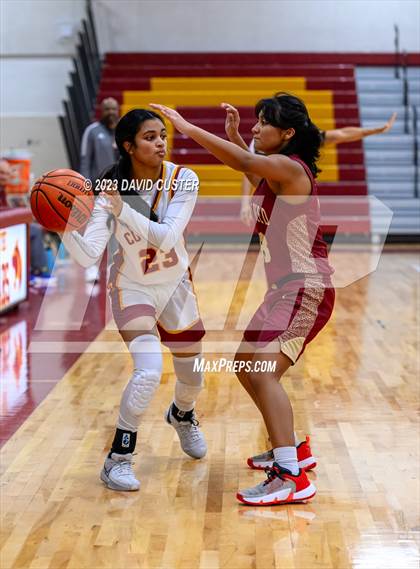 Thumbnail 2 in Unity Reed @ Oakton (Cougar Holiday Classic) photogallery.