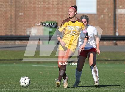 Thumbnail 3 in Cromwell vs Thomaston (CIAC Class S Final) photogallery.