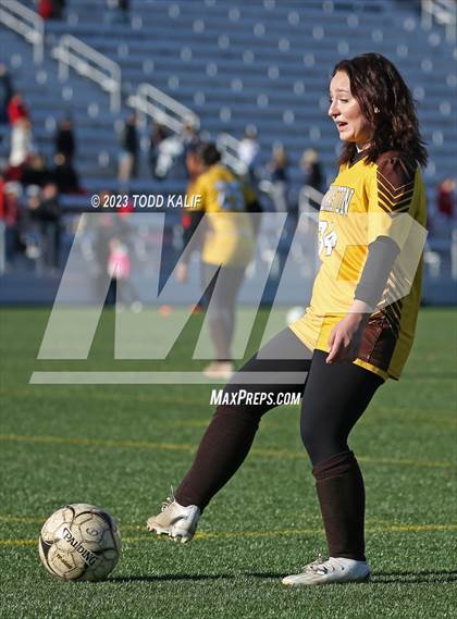 Thumbnail 3 in Cromwell vs Thomaston (CIAC Class S Final) photogallery.