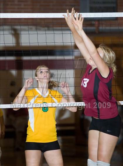 Thumbnail 1 in Davis vs. Modesto photogallery.