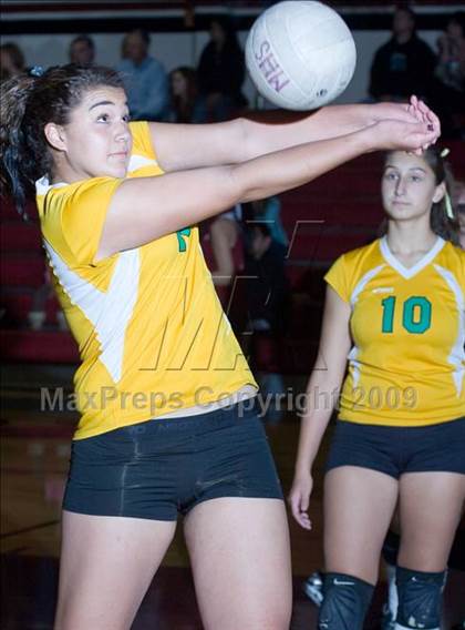 Thumbnail 2 in Davis vs. Modesto photogallery.