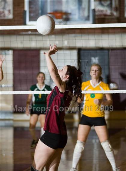 Thumbnail 2 in Davis vs. Modesto photogallery.