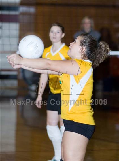 Thumbnail 3 in Davis vs. Modesto photogallery.