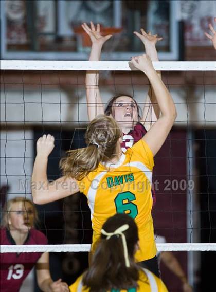 Thumbnail 3 in Davis vs. Modesto photogallery.