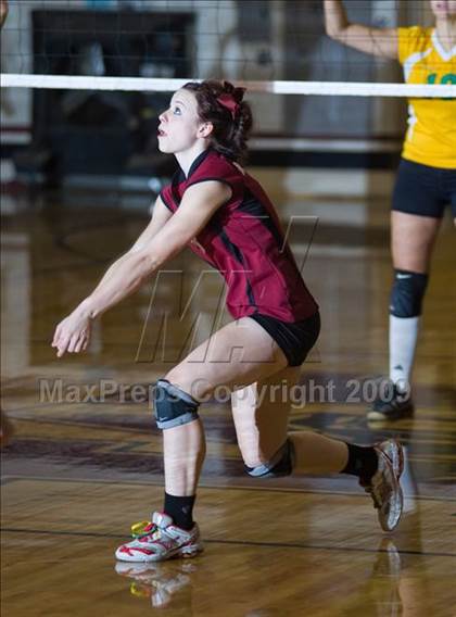 Thumbnail 2 in Davis vs. Modesto photogallery.